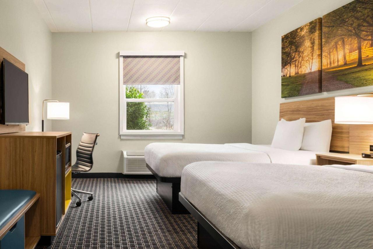 Days Inn & Suites By Wyndham Lancaster Amish Country Mountville Exterior photo